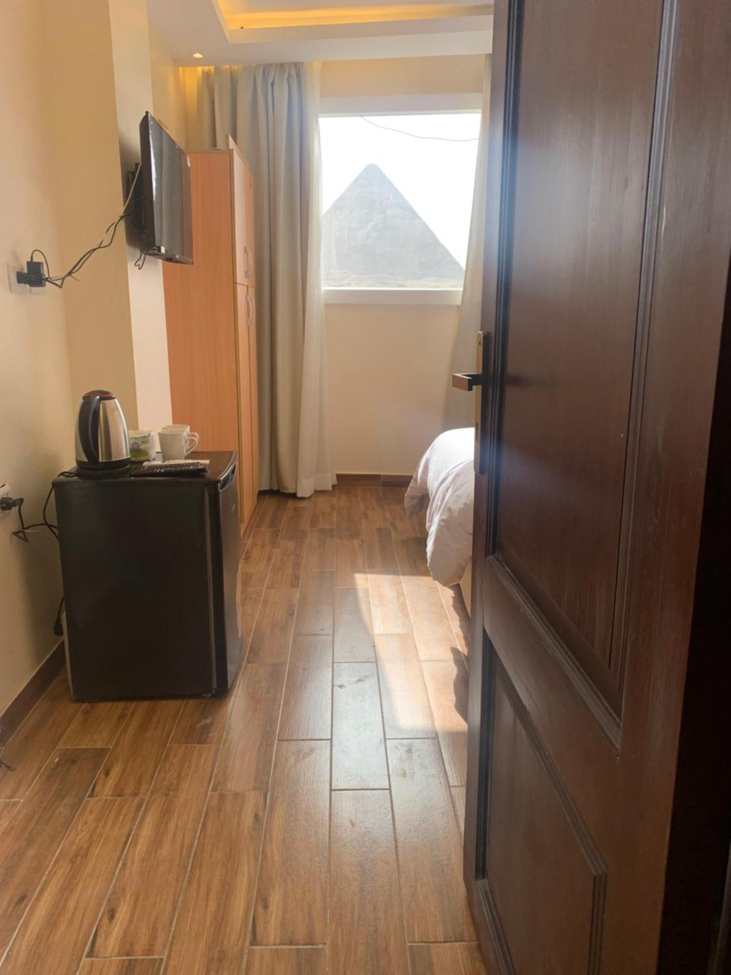 Memphis Pyramids View Hotel Nazlet el-Sisi Exterior photo